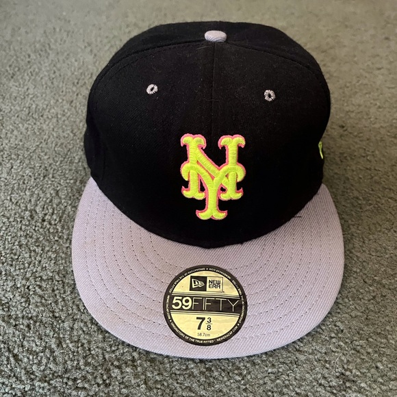 Caps - Picture 1 of 5